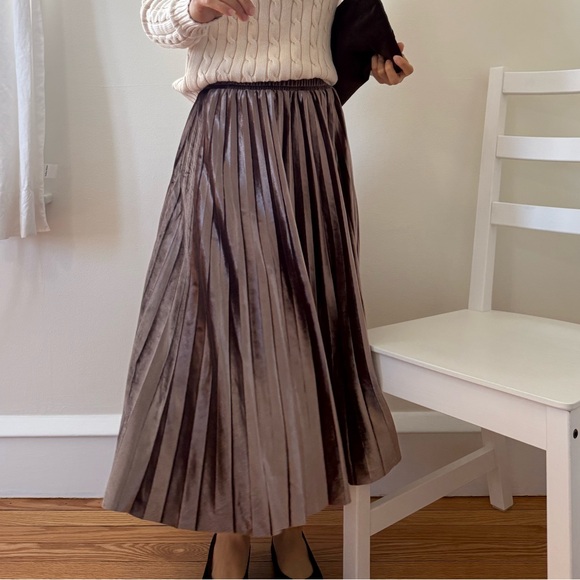 Vintage Metallic Velvet Pleated Elastic Waistband Brown Skirt Size XS - Picture 8 of 9